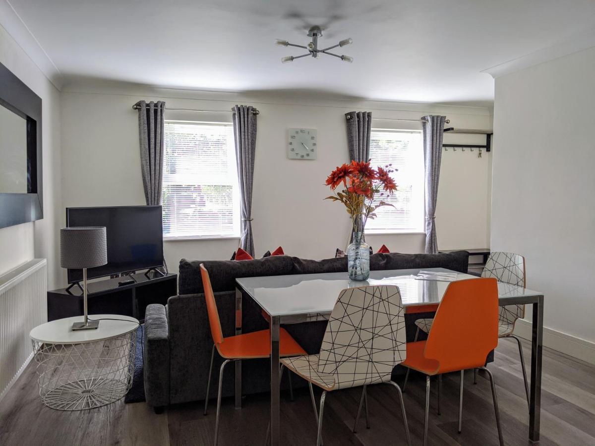 Saffron Court By Wycombe Apartments - Apt 06 High Wycombe Bagian luar foto