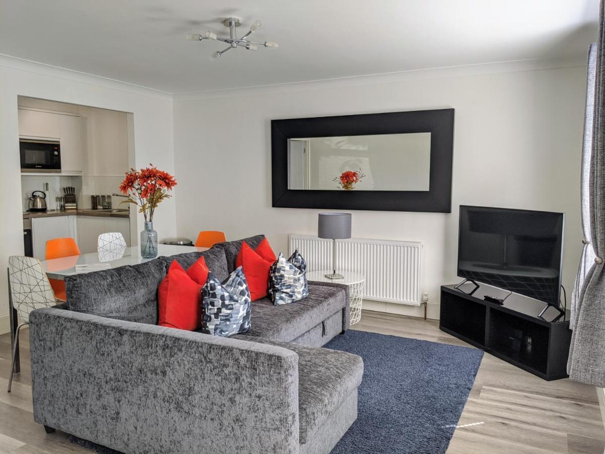 Saffron Court By Wycombe Apartments - Apt 06 High Wycombe Bagian luar foto