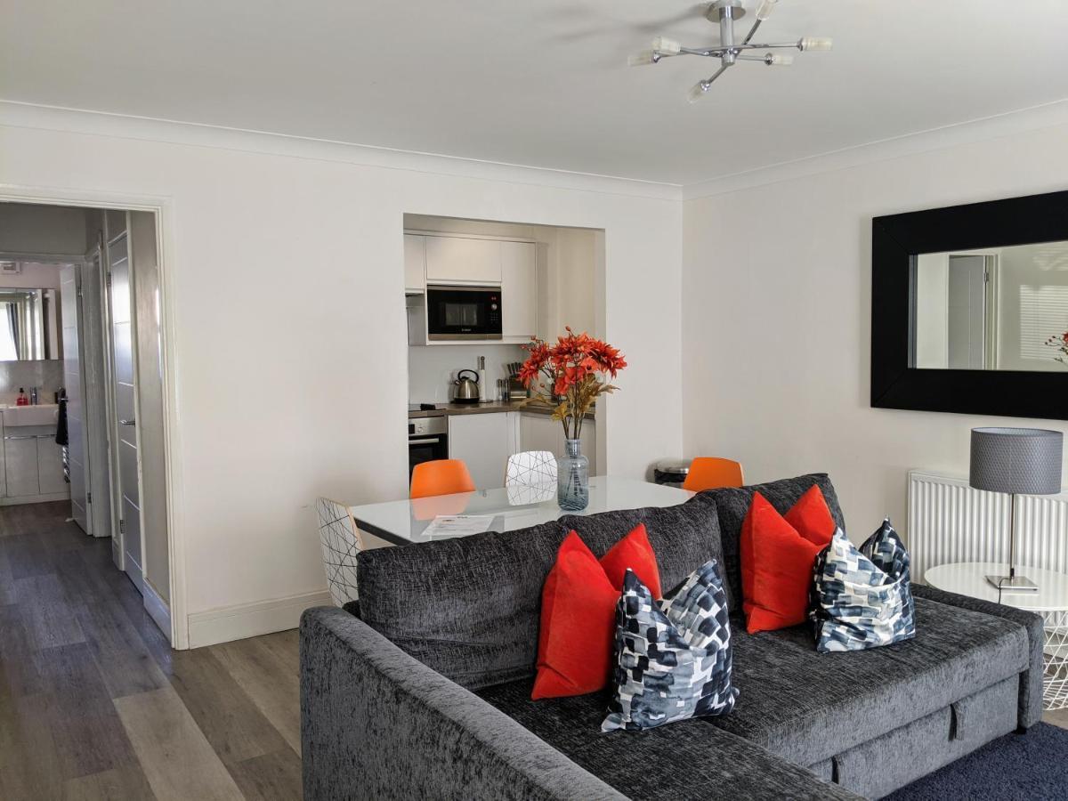 Saffron Court By Wycombe Apartments - Apt 06 High Wycombe Bagian luar foto