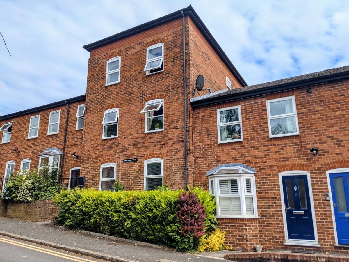 Saffron Court By Wycombe Apartments - Apt 06 High Wycombe Bagian luar foto