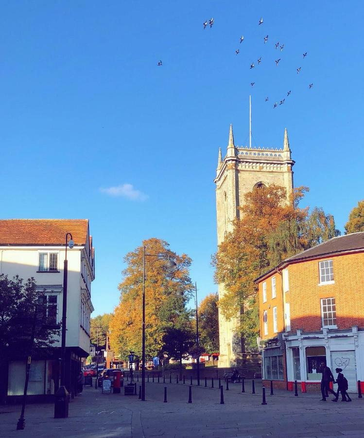 Saffron Court By Wycombe Apartments - Apt 06 High Wycombe Bagian luar foto